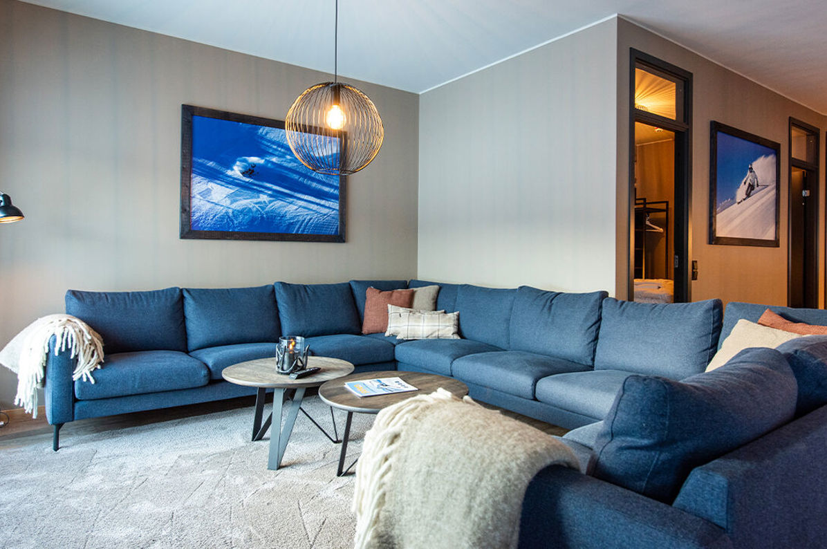 5 Bed Lounge